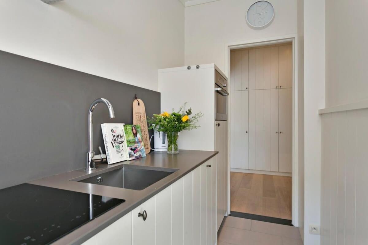 Huswell - Stylish Apartment At The Zeedijk Of Knokke Exterior photo